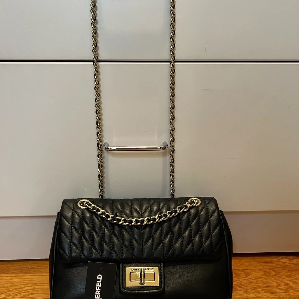 Karl Lagerfeld Quilted Leather Crossbody NWT, turn lock open and pocket in back! - Picture 5 of 9